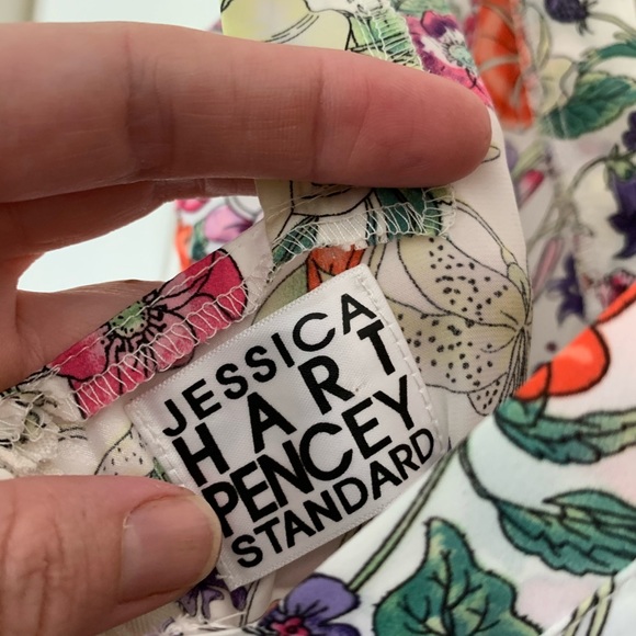 Jessica Hart and Pency standard Colab floral U back dress - Picture 8 of 9